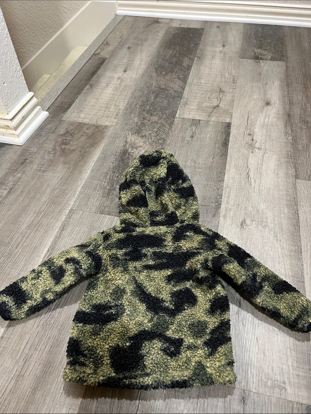 Carhartt Boys Camo Half Snap pullover hoodie size 9M - Picture 4 of 5